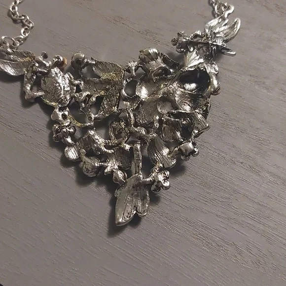 Betsey Johnson Silvertone Floral Multi Color Rhinestone Necklace 18" - Picture 12 of 17